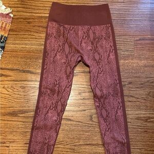 Stylish women’s Snake Print Leggings - Maroon